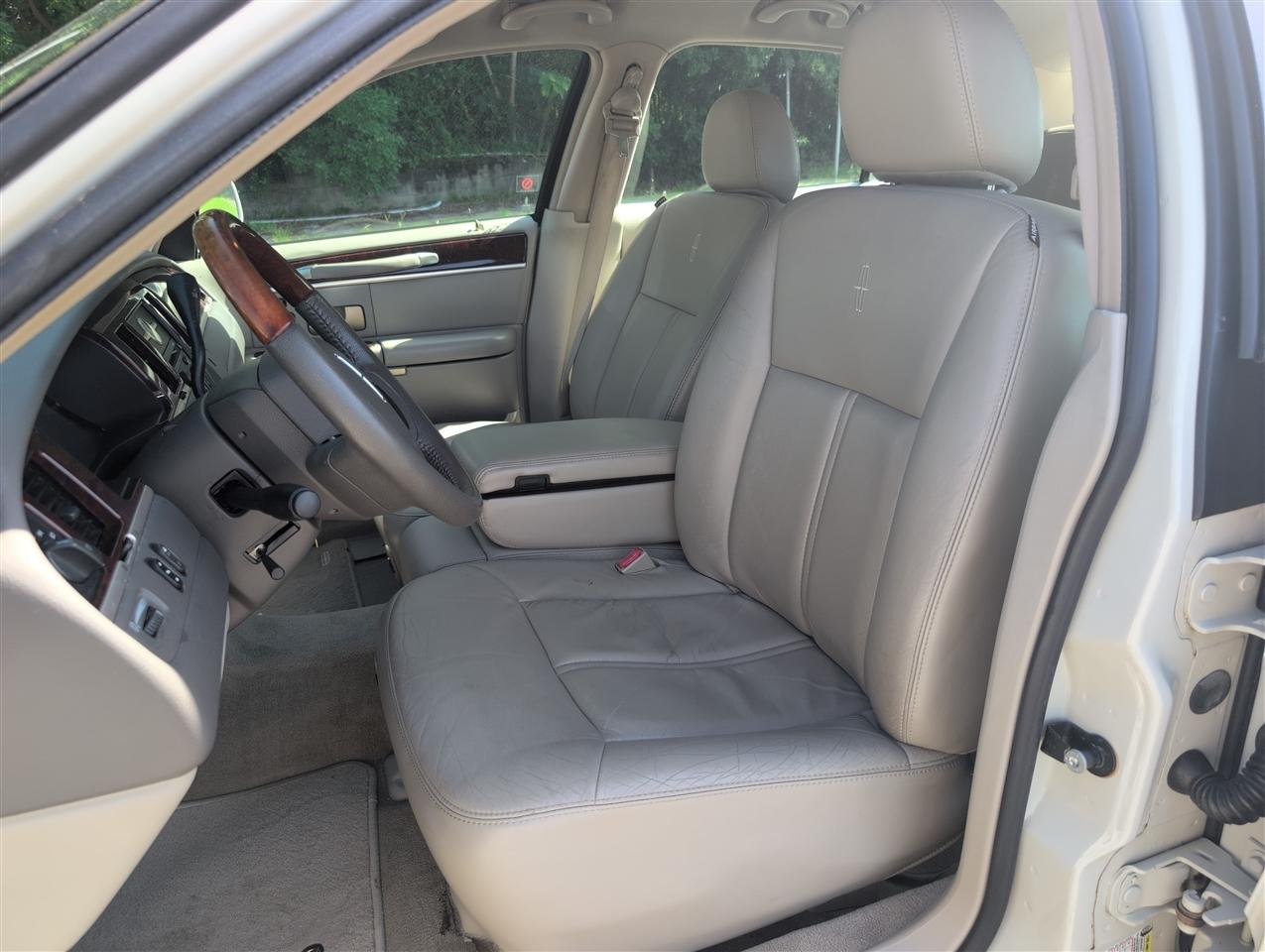 Lincoln Town Car  2007