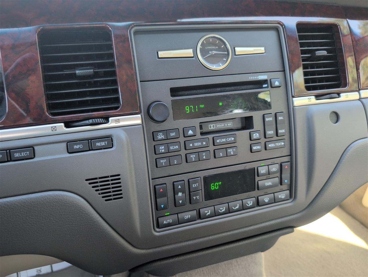 Lincoln Town Car  2007
