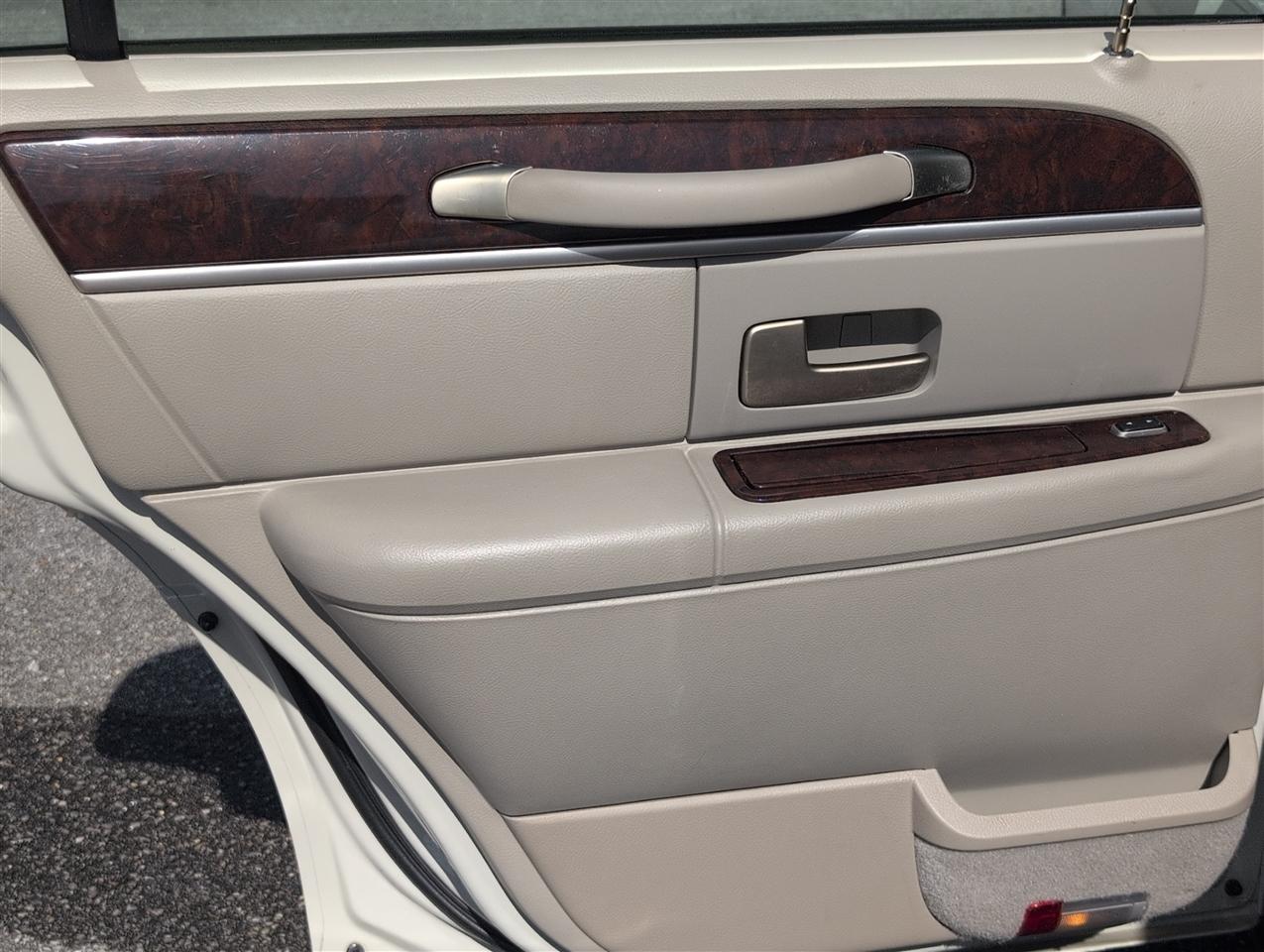 Lincoln Town Car  2007