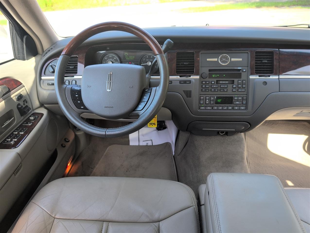 Lincoln Town Car  2007