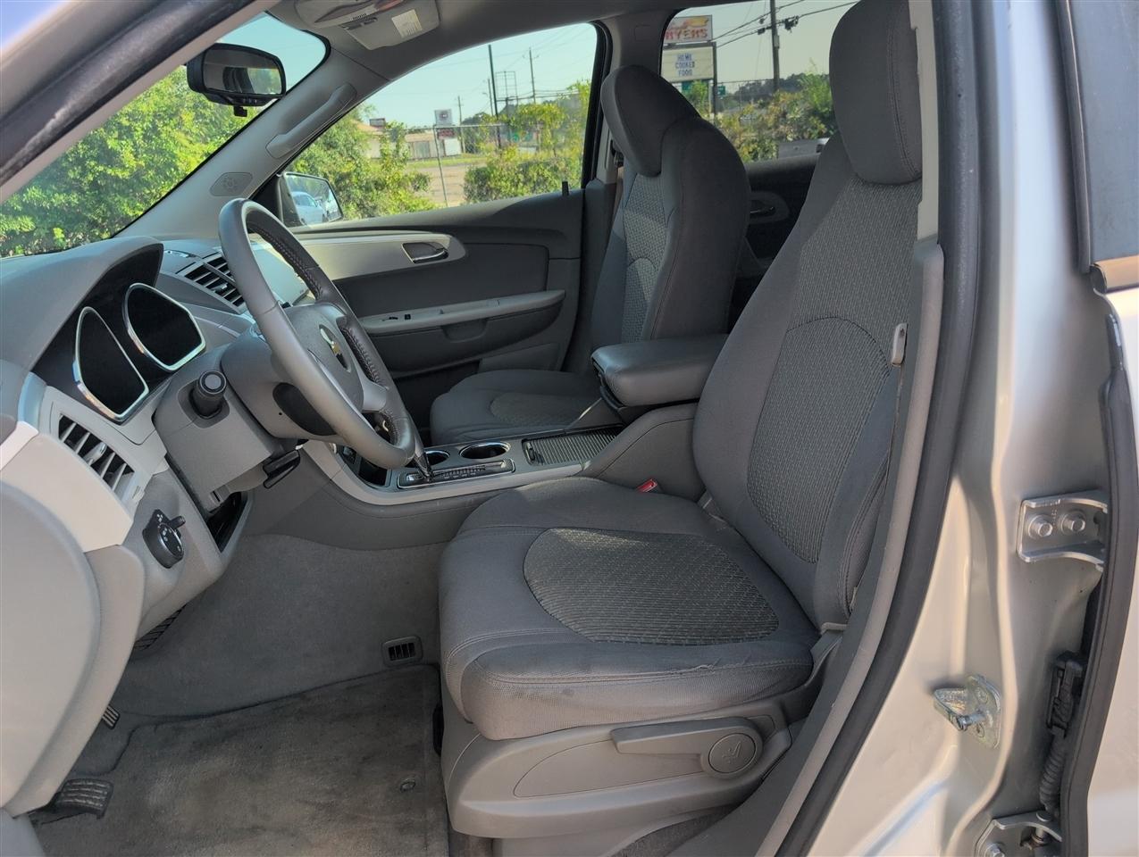 Chevrolet Traverse photo 10