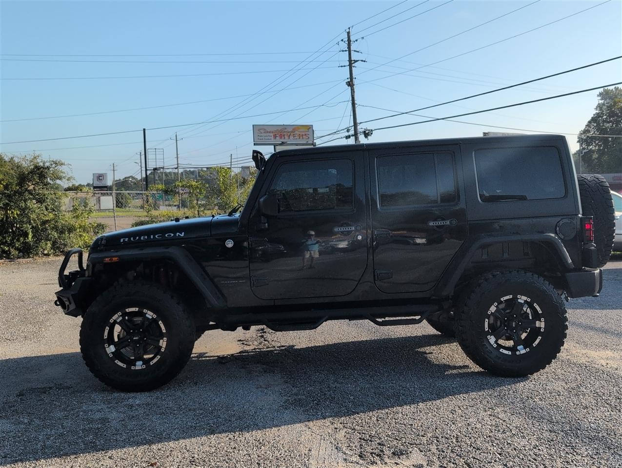 Jeep Wrangler photo 2
