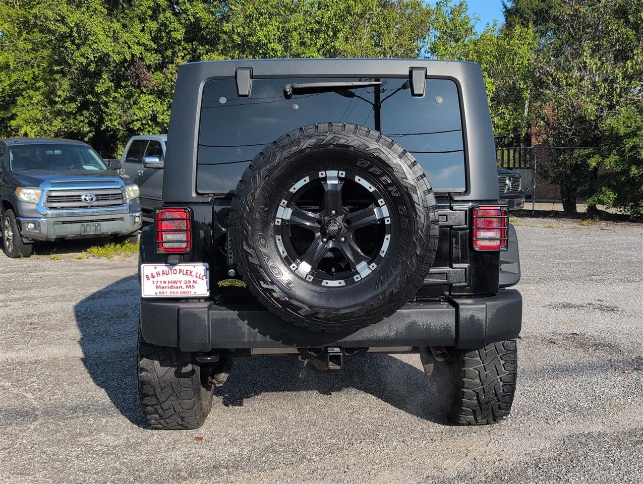 Jeep Wrangler photo 4
