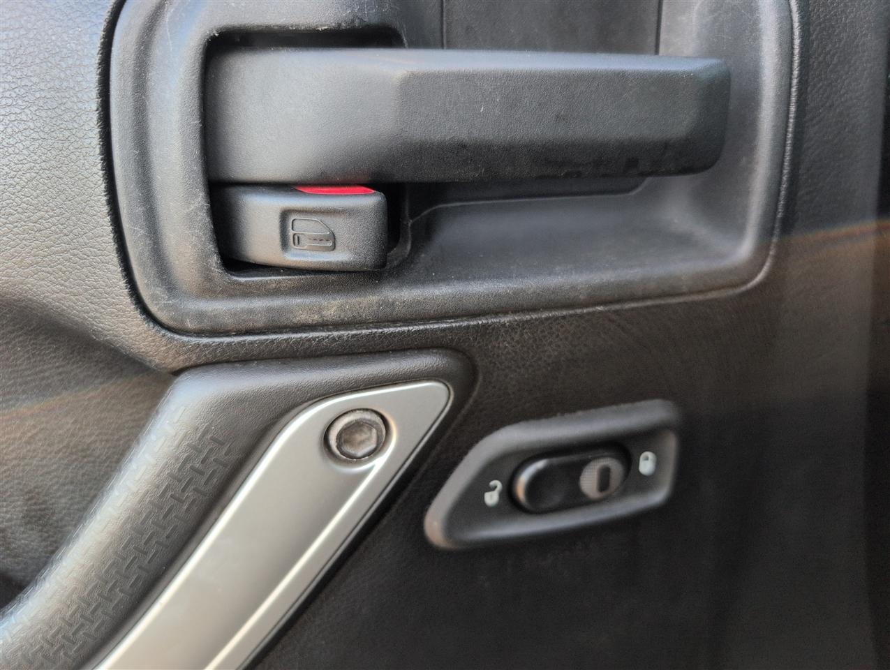 Jeep Wrangler photo 13