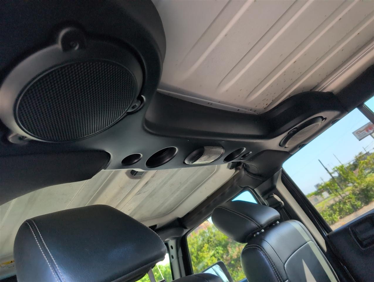 Jeep Wrangler photo 32