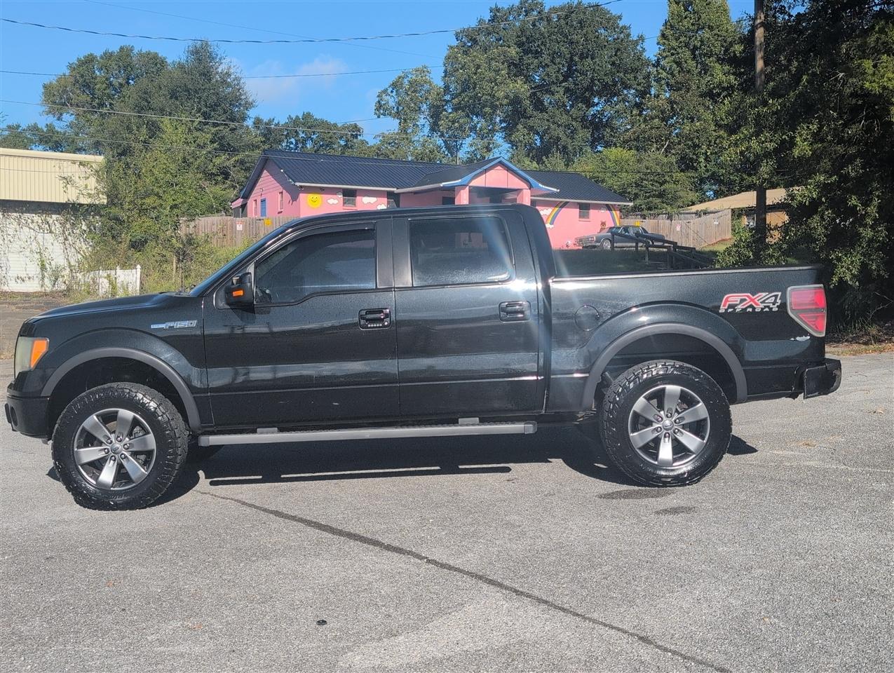 Ford F-150 photo 2