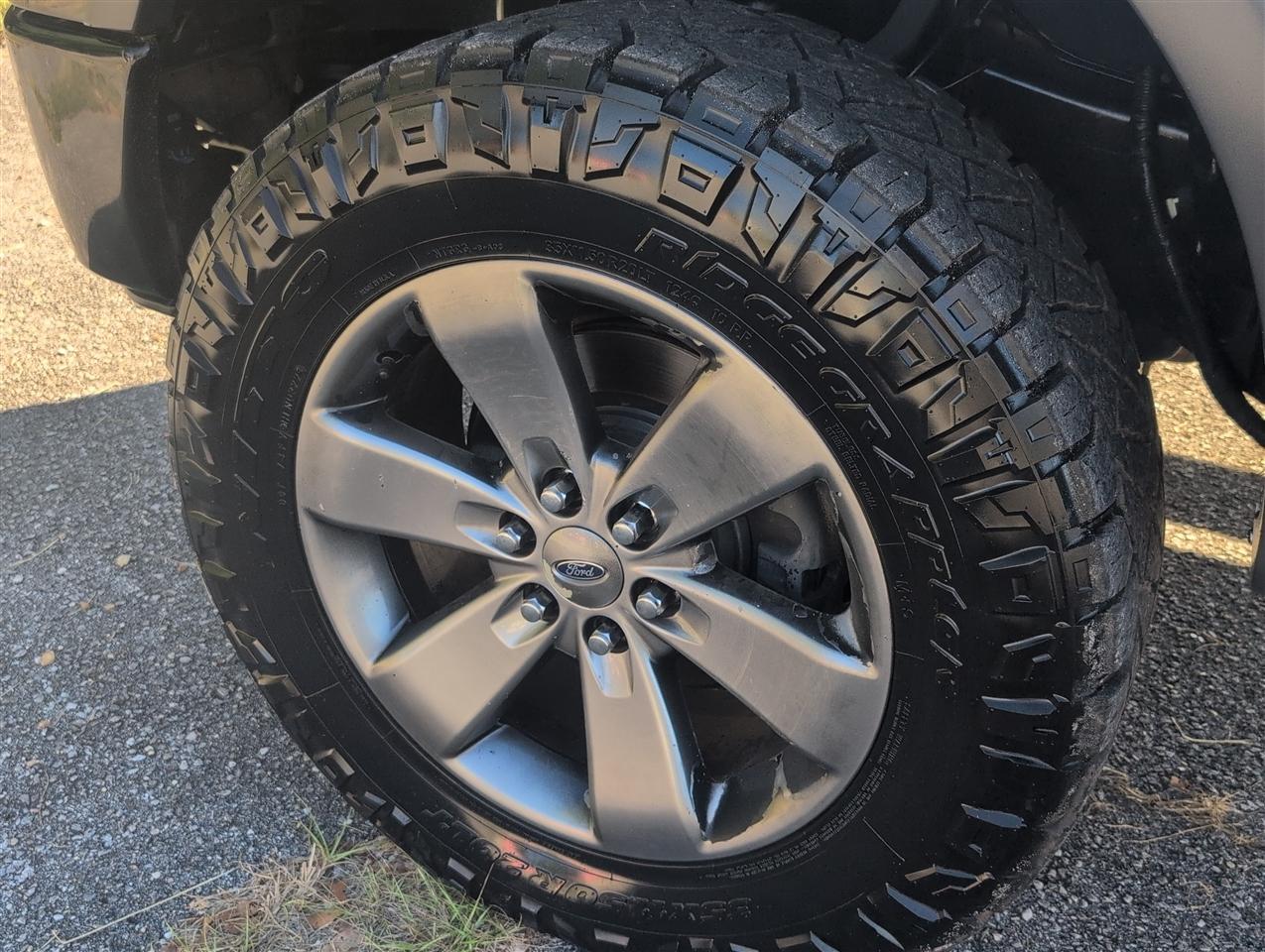 Ford F-150 photo 9