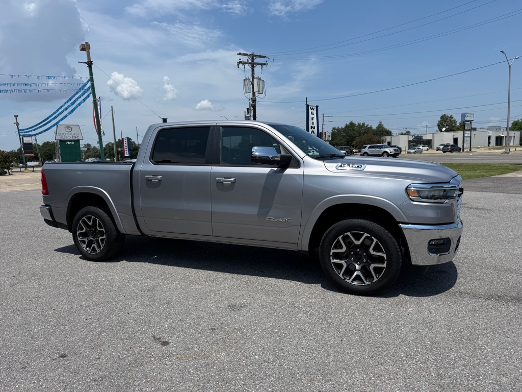 RAM 1500 Laramie 4x4 Crew Cab 5'7" Box 2025