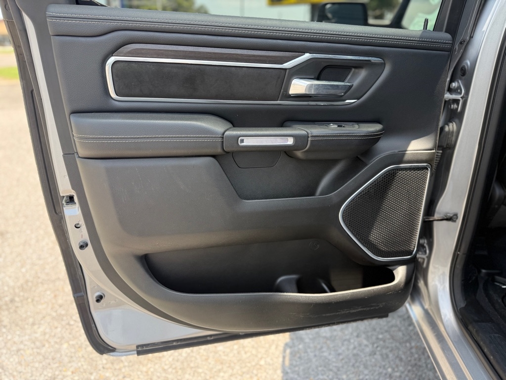 RAM 1500 Laramie 4x4 Crew Cab 5'7" Box 2025