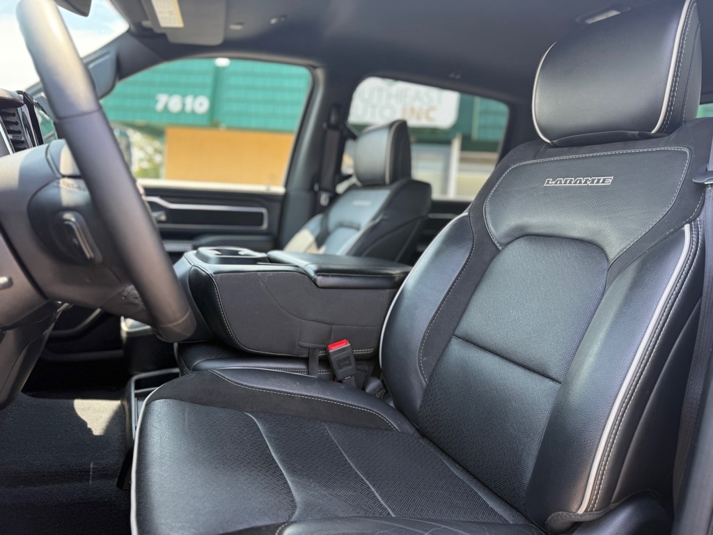 RAM 1500 Laramie 4x4 Crew Cab 5'7" Box 2025