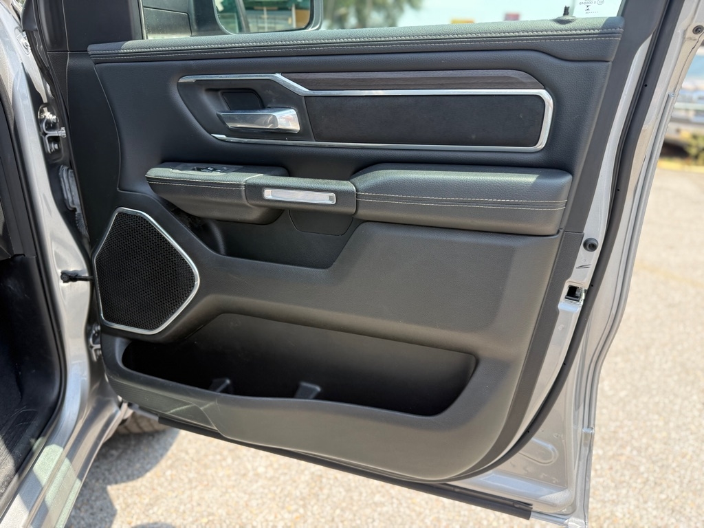 RAM 1500 Laramie 4x4 Crew Cab 5'7" Box 2025