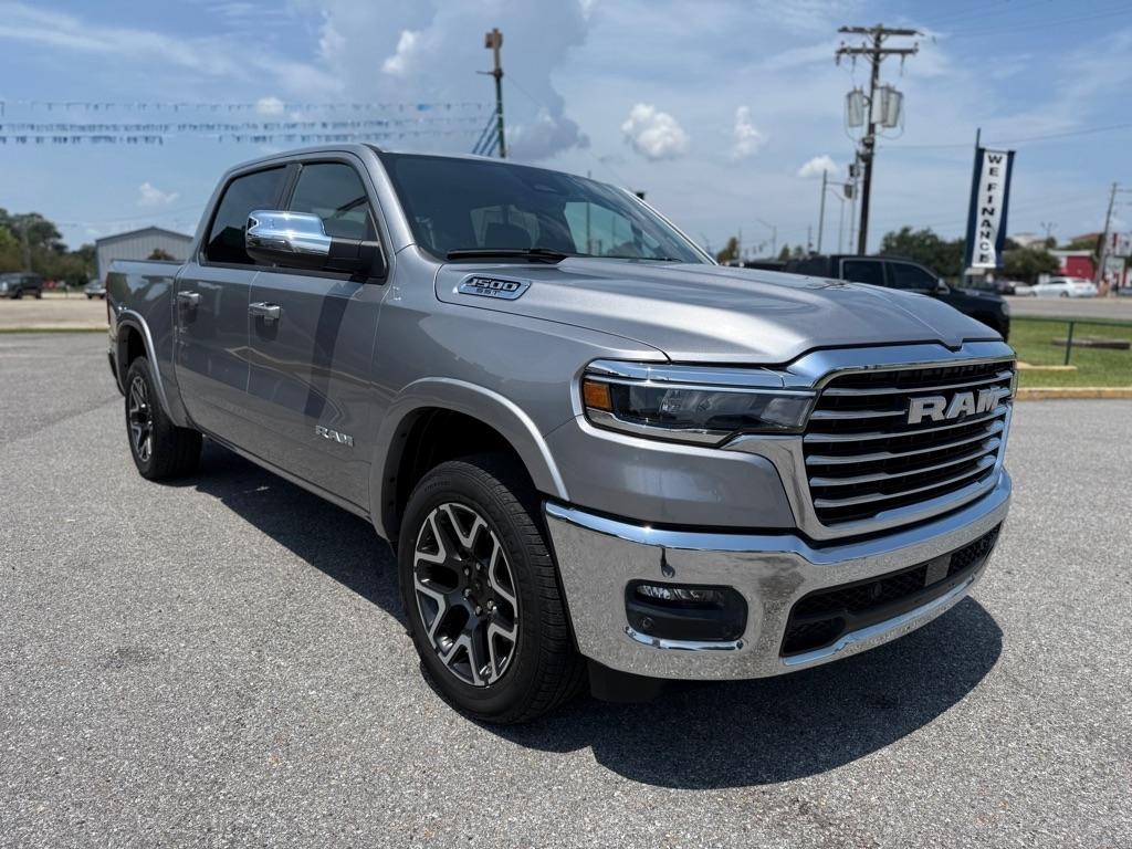 RAM 1500 Laramie 4x4 Crew Cab 5'7" Box 2025