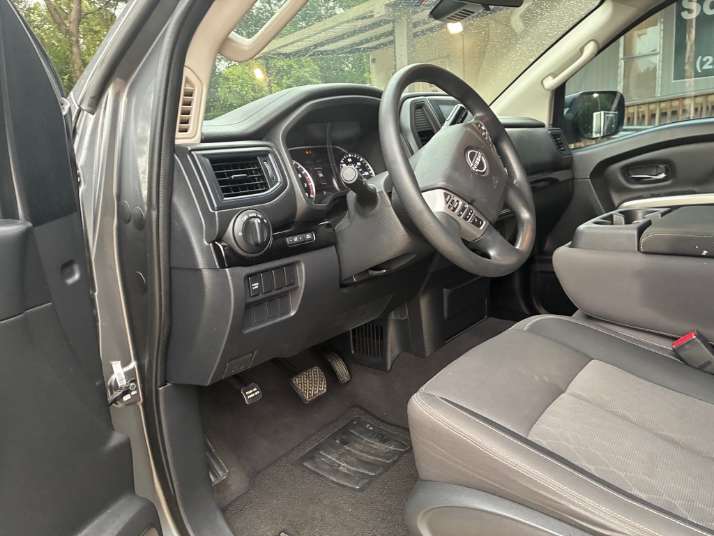 Nissan Titan S Crew Cab 2WD 2023 Nissan Titan S Crew Cab 2WD 2023
