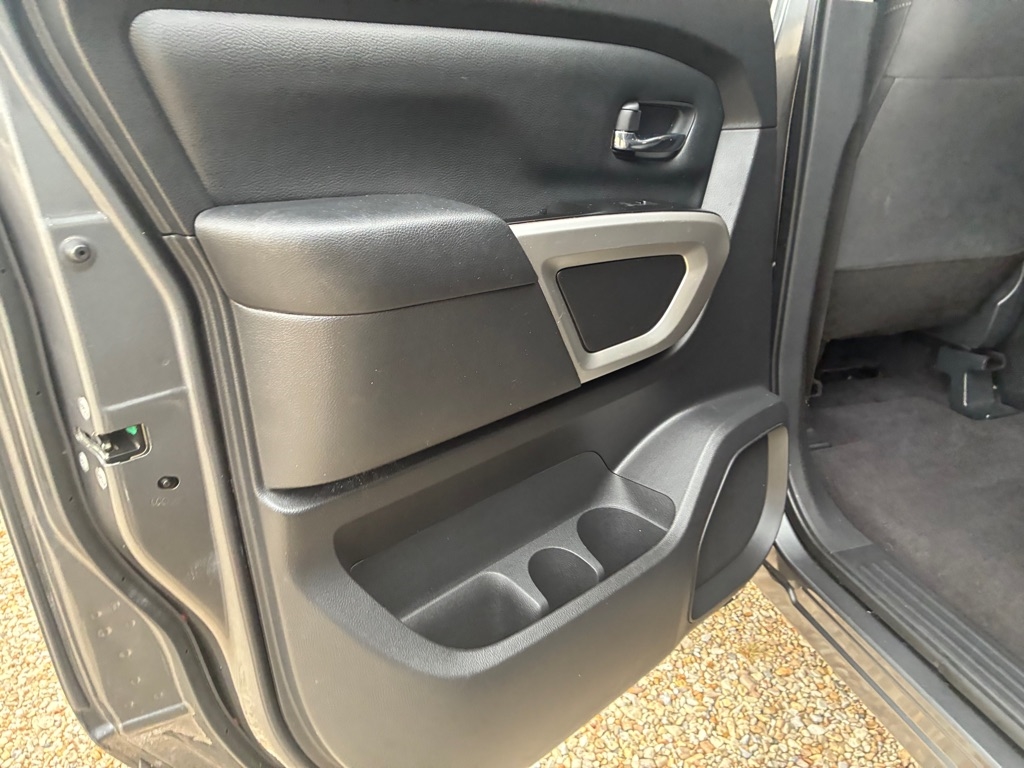 Nissan Titan S Crew Cab 2WD 2023 Nissan Titan S Crew Cab 2WD 2023