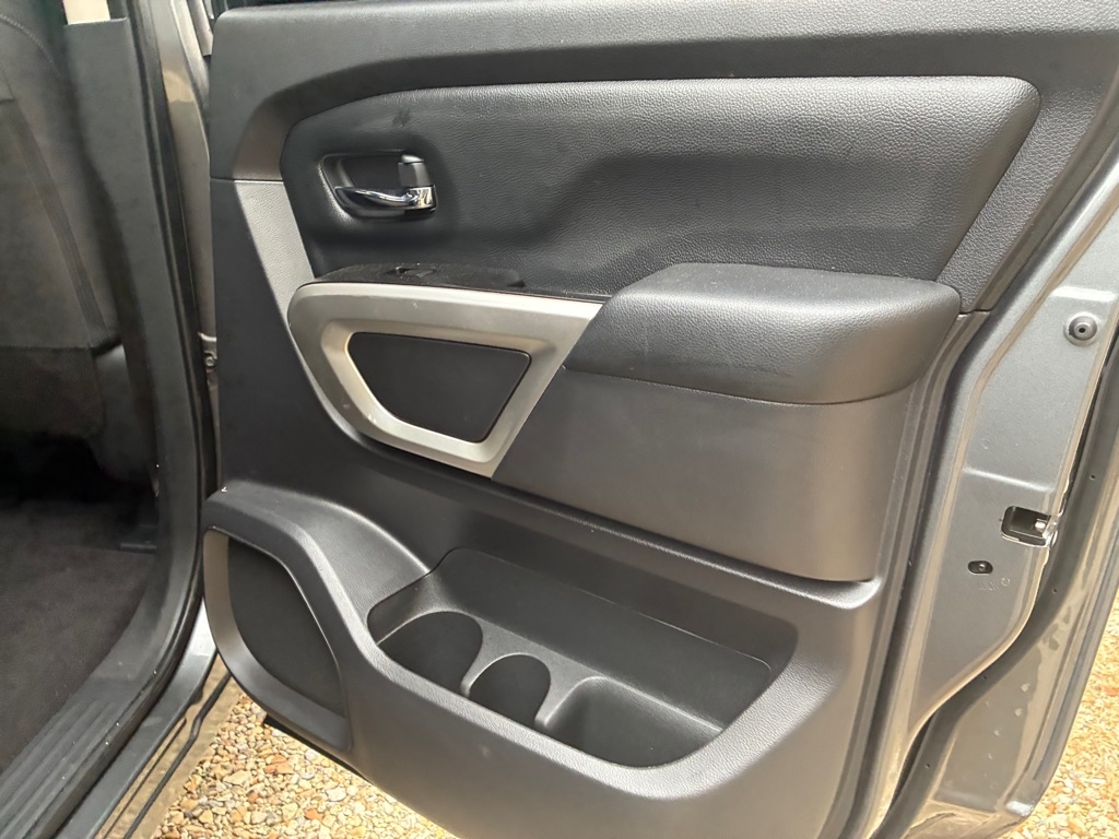 Nissan Titan S Crew Cab 2WD 2023 Nissan Titan S Crew Cab 2WD 2023