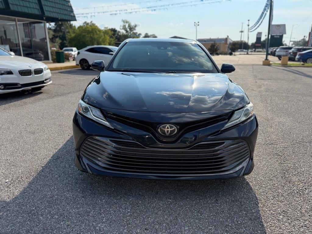 Toyota Camry XLE Auto (Natl) 2020