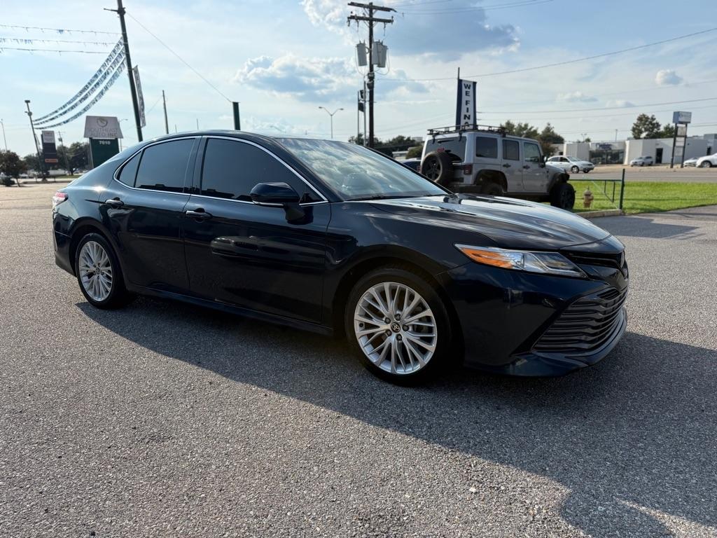 Toyota Camry XLE Auto (Natl) 2020