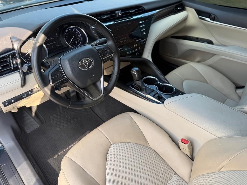 Toyota Camry XLE Auto (Natl) 2020