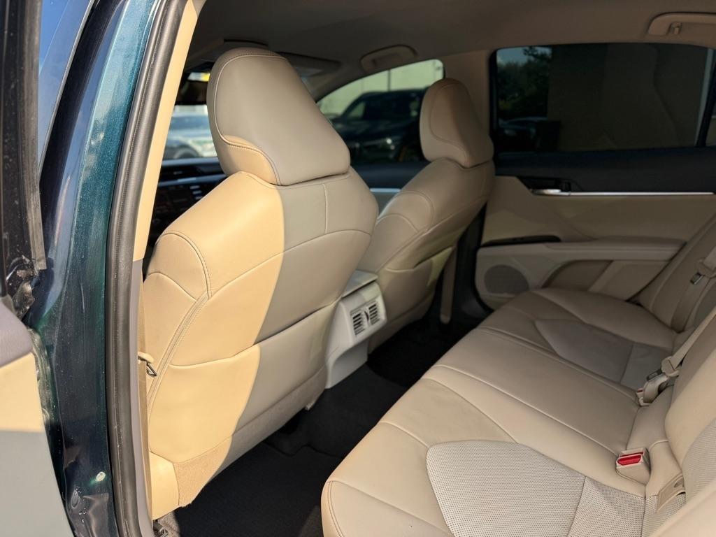 Toyota Camry XLE Auto (Natl) 2020