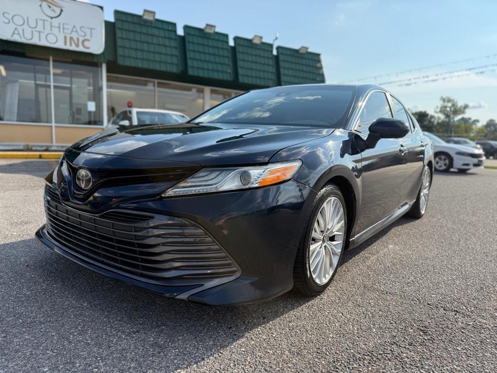 Toyota Camry XLE Auto (Natl) 2020