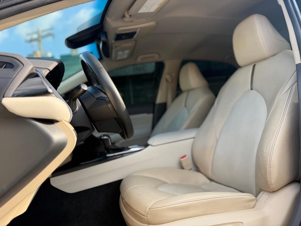 Toyota Camry XLE Auto (Natl) 2020