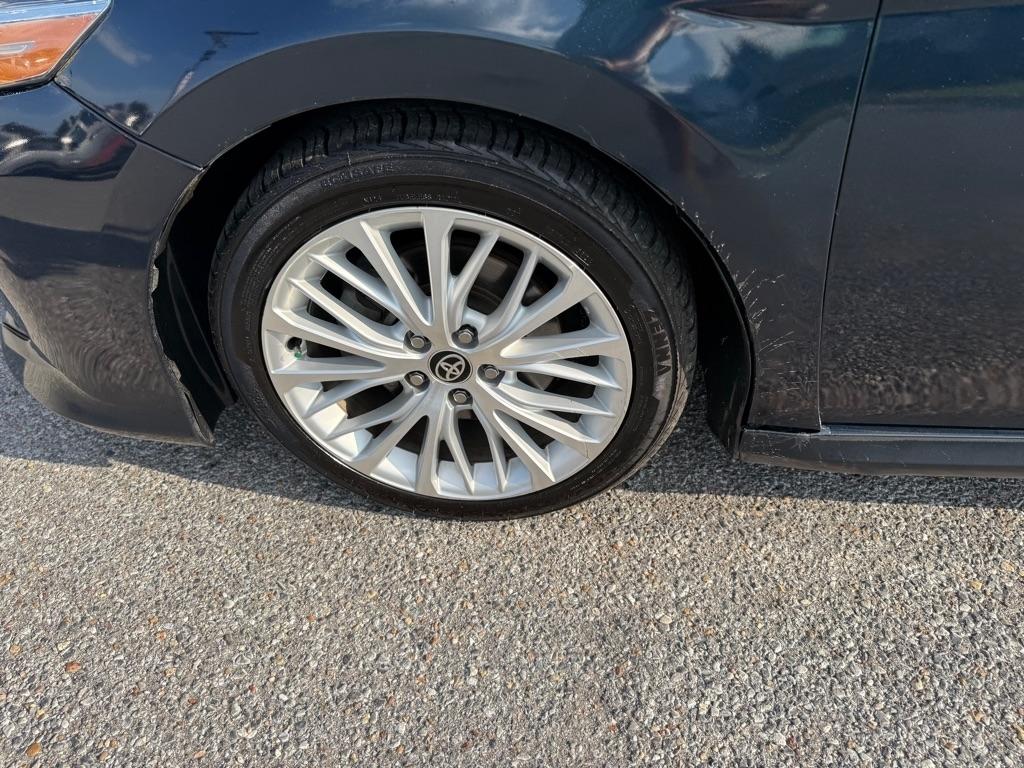 Toyota Camry XLE Auto (Natl) 2020