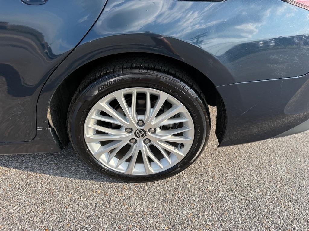 Toyota Camry XLE Auto (Natl) 2020