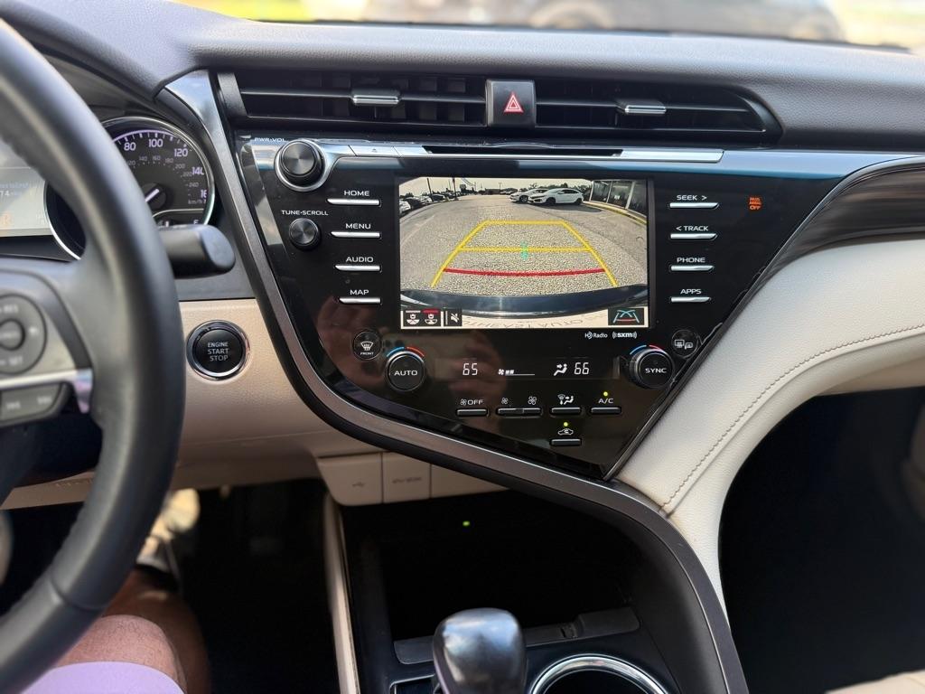 Toyota Camry XLE Auto (Natl) 2020