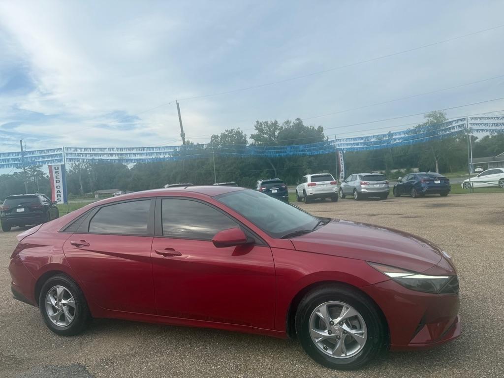 Hyundai Elantra SE 2021