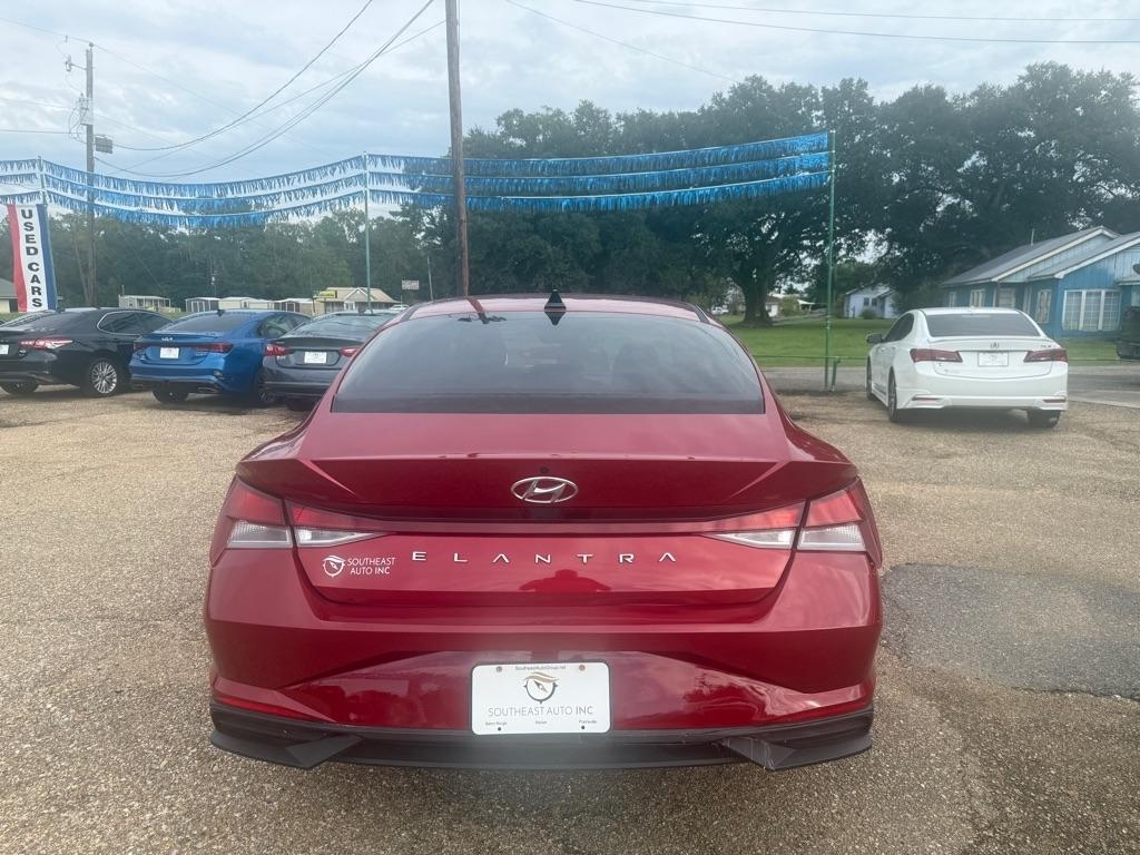 Hyundai Elantra SE 2021