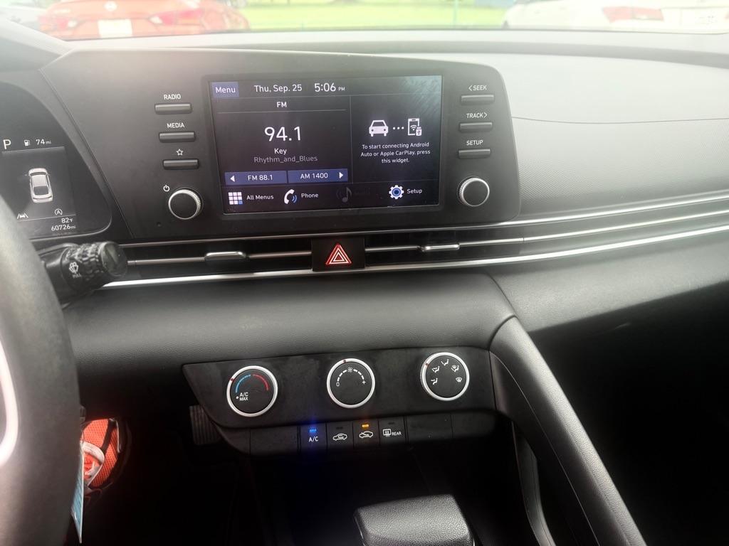 Hyundai Elantra SE 2021