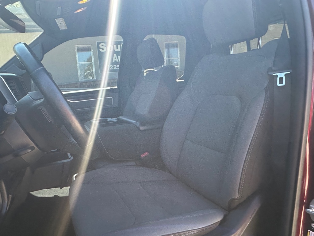 RAM 1500 Big Horn Quad Cab 2WD 2021