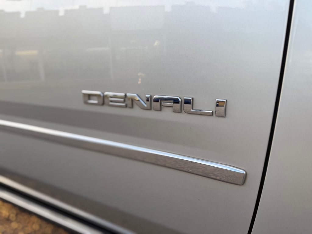 GMC Yukon 4WD 4dr Denali 2015