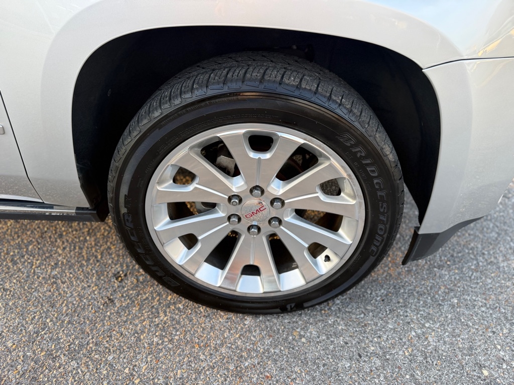 GMC Yukon 4WD 4dr Denali 2015