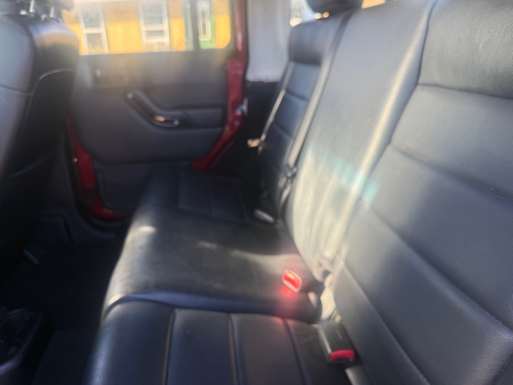 Jeep Wrangler Unlimited Sahara 4WD 2012 Jeep Wrangler Unlimited Sahara 4WD 2012