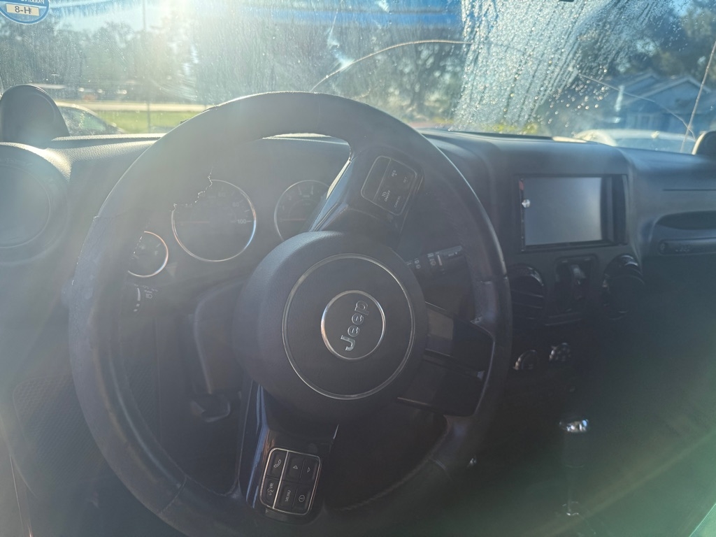 Jeep Wrangler Unlimited Sahara 4WD 2012 Jeep Wrangler Unlimited Sahara 4WD 2012