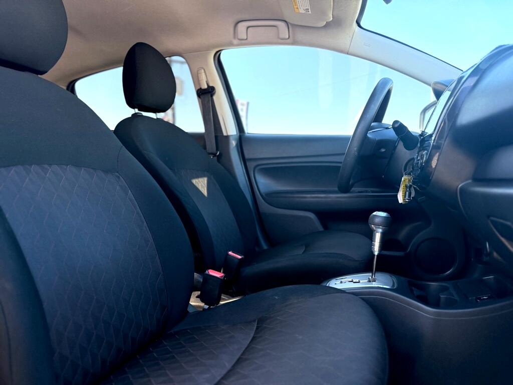 Mitsubishi Mirage ES CVT 2022