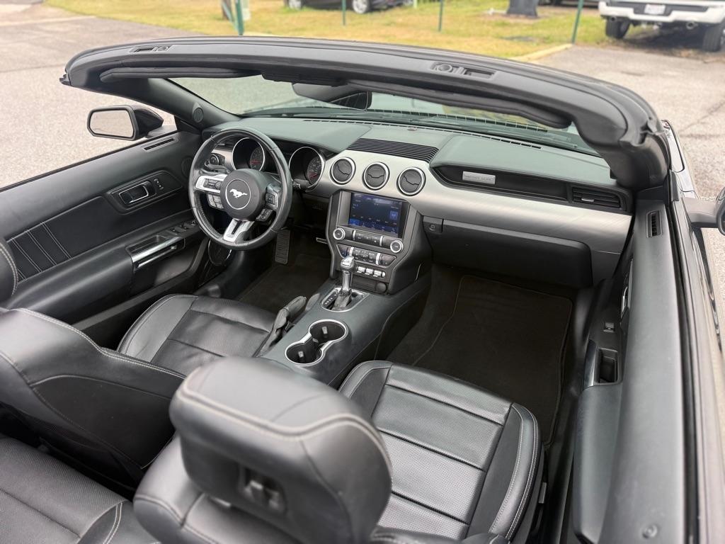 Ford Mustang EcoBoost Convertible 2021