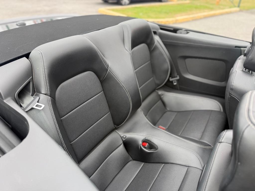 Ford Mustang EcoBoost Convertible 2021