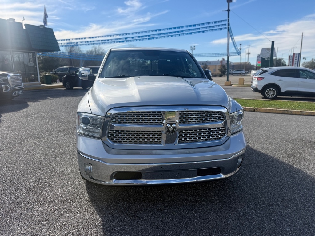 RAM 1500 Laramie 4x4 Crew Cab 6'4" Box 2017