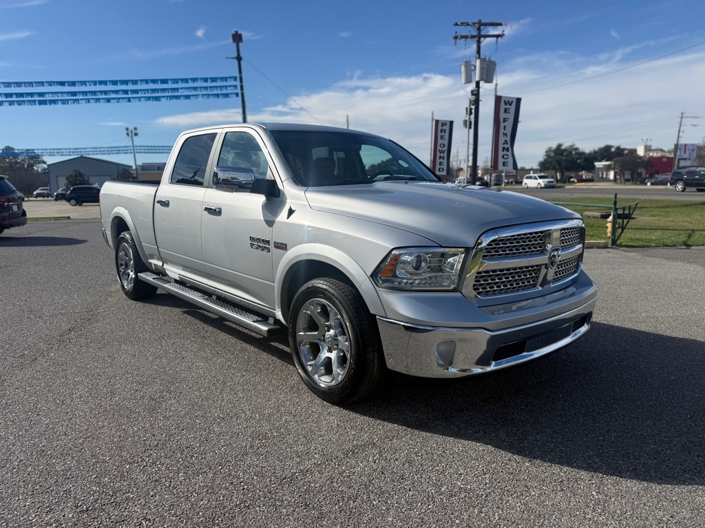 RAM 1500 Laramie 4x4 Crew Cab 6'4" Box 2017