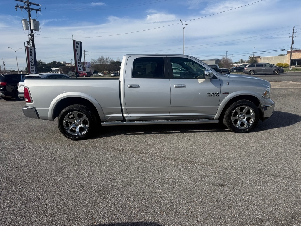 RAM 1500 Laramie 4x4 Crew Cab 6'4" Box 2017