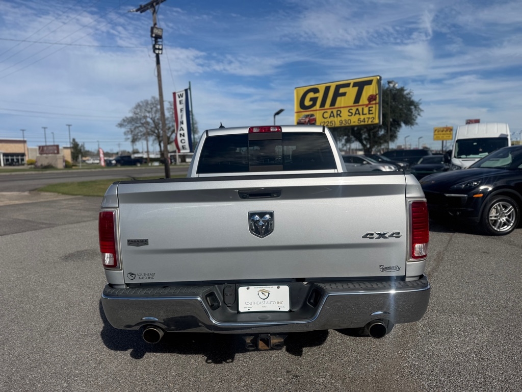 RAM 1500 Laramie 4x4 Crew Cab 6'4" Box 2017
