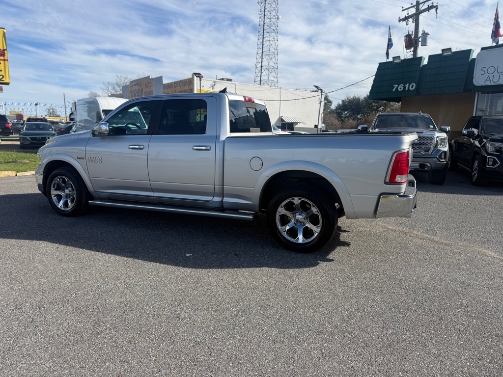 RAM 1500 Laramie 4x4 Crew Cab 6'4" Box 2017