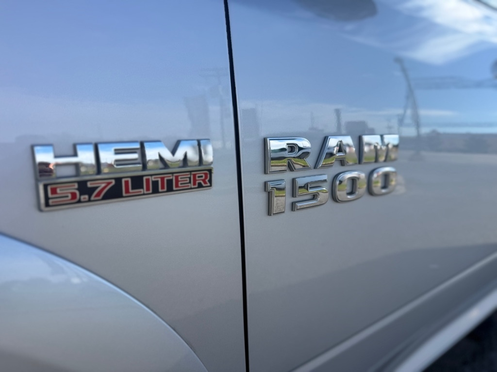 RAM 1500 Laramie 4x4 Crew Cab 6'4" Box 2017