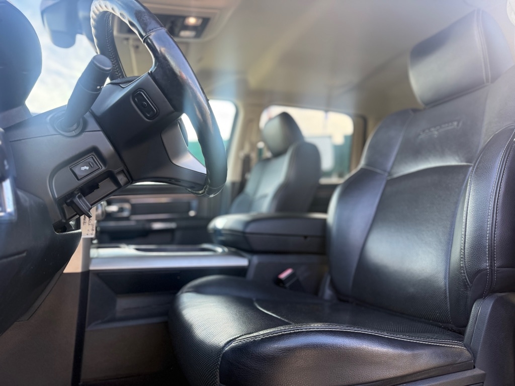 RAM 1500 Laramie 4x4 Crew Cab 6'4" Box 2017