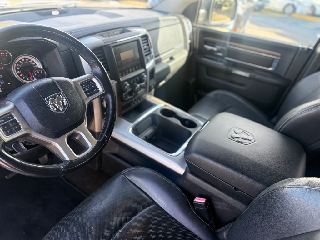 RAM 1500 Laramie 4x4 Crew Cab 6'4" Box 2017