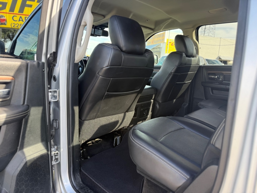 RAM 1500 Laramie 4x4 Crew Cab 6'4" Box 2017