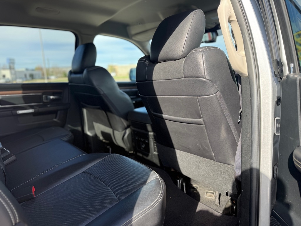 RAM 1500 Laramie 4x4 Crew Cab 6'4" Box 2017