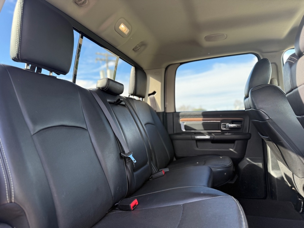 RAM 1500 Laramie 4x4 Crew Cab 6'4" Box 2017